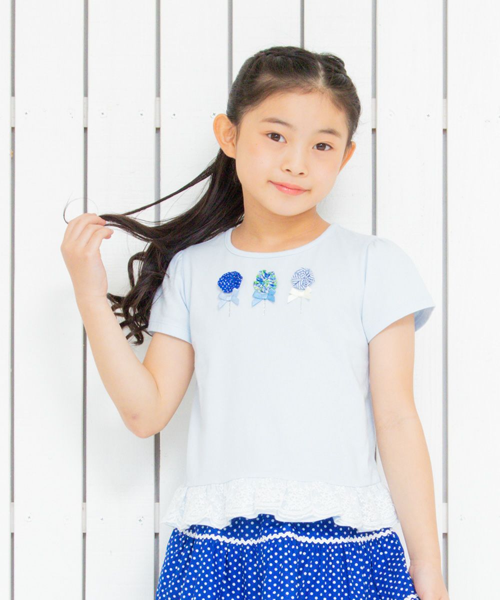 Children's clothing girl with flower motif lace frill T -shirt blue (61) model image up