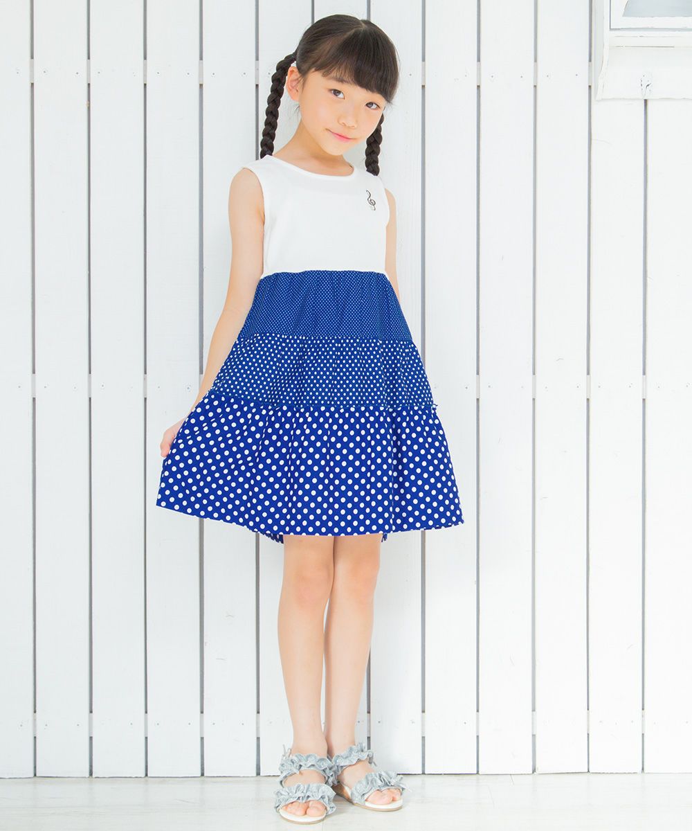 Polka dot pattern 3 layer tierred dress Blue model image whole body