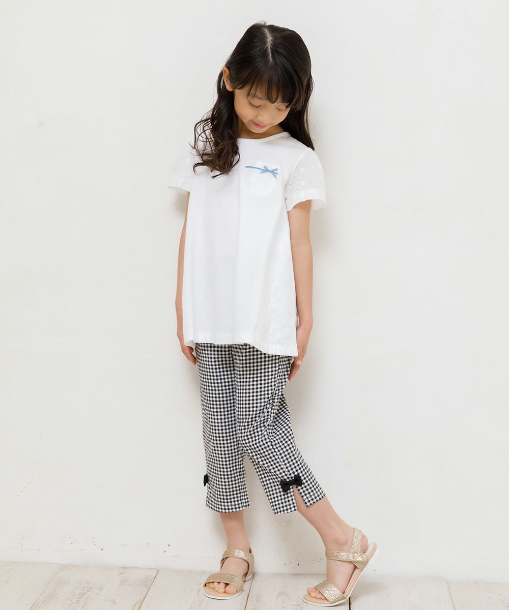 Children's clothing girl Gingham plaid stretch twill with ribbon three-quarter length pants white x black (10) model image 2