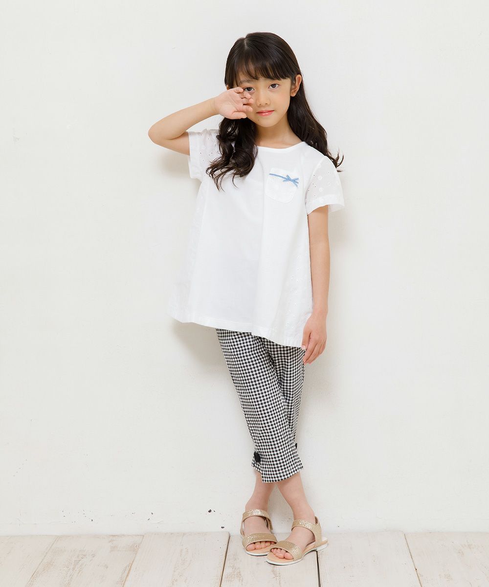 Children's clothing girl Gingham plaid stretch twill with ribbon three-quarter length pants white x black (10) model image 3