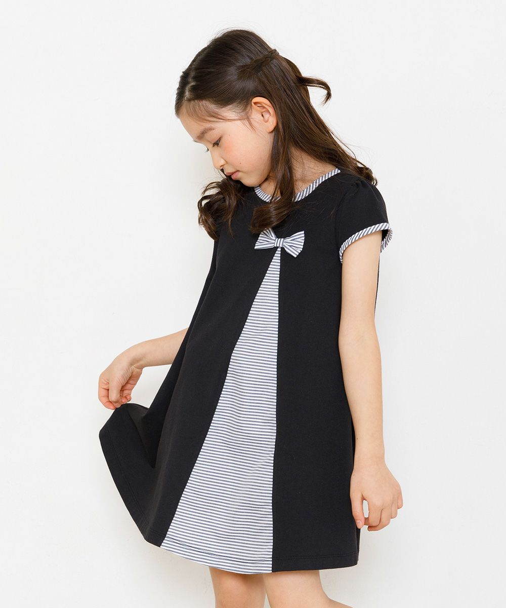 Switching pattern A-line stripe dress with ribbon Black model image 1