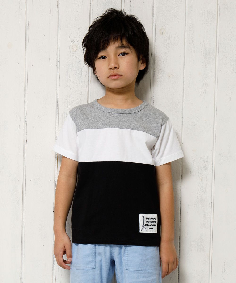 100 % cotton color scheme switching T -shirt with guitar uplique Black model image 1