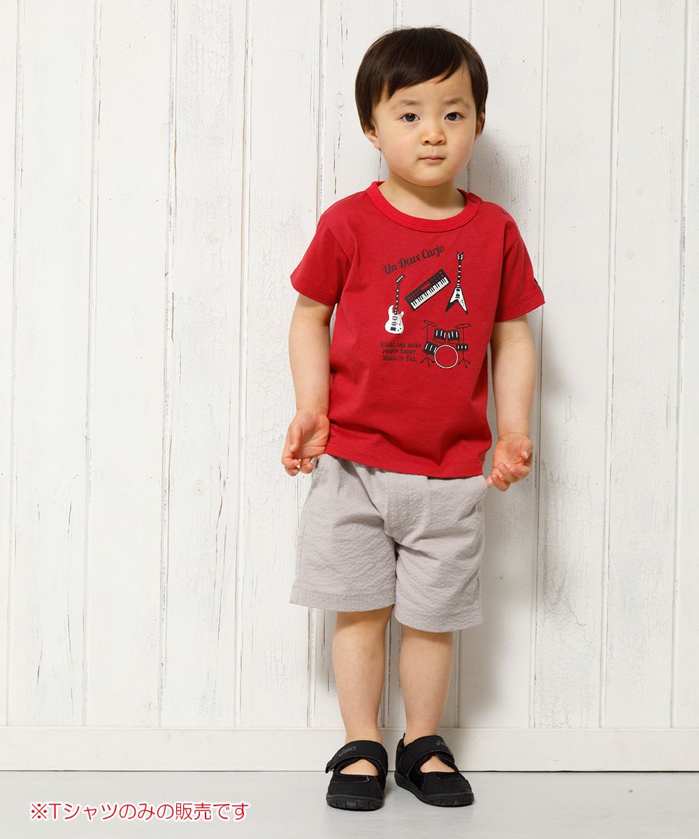 Baby size 100 % cotton musical instrument series guitar & drum motif print T -shirt Red model image whole body