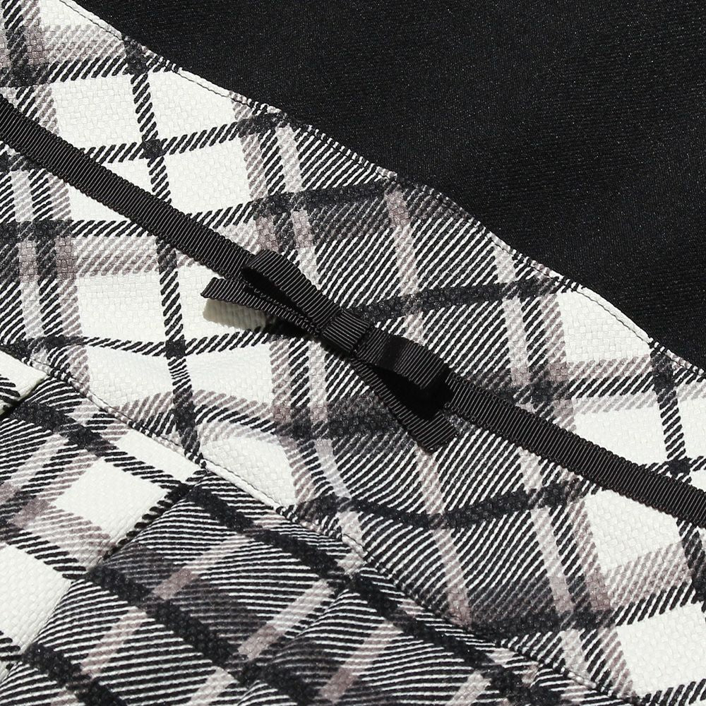 A dress with a Japanese check pattern ribbon White/Black Design point 1