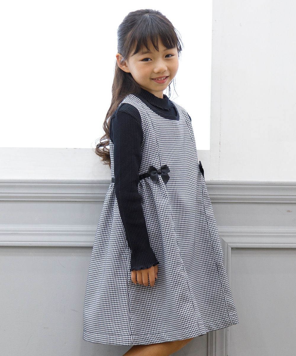 A -line dress with staggered ribbon White/Black model image up