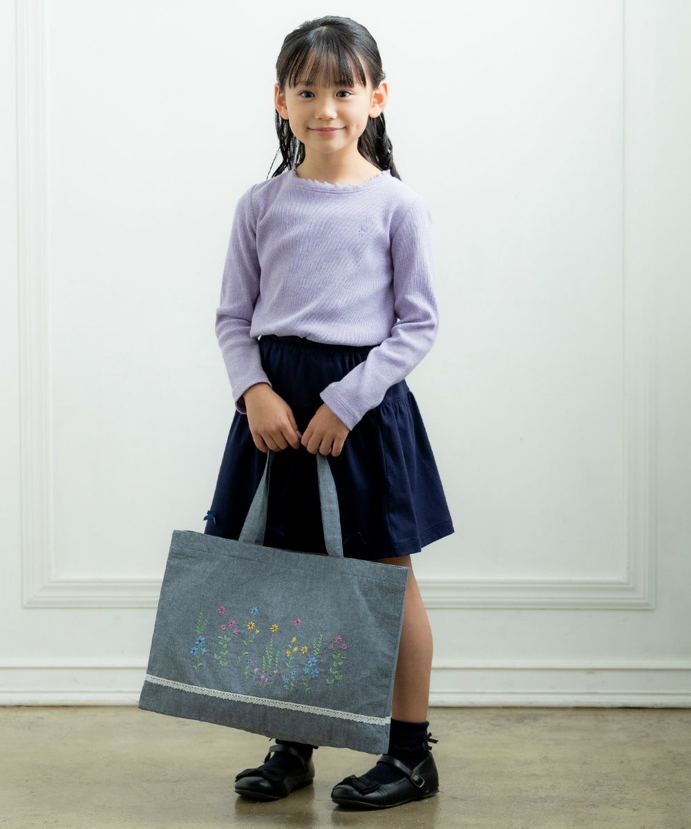 Flower embroidery training tote bag Navy model image up