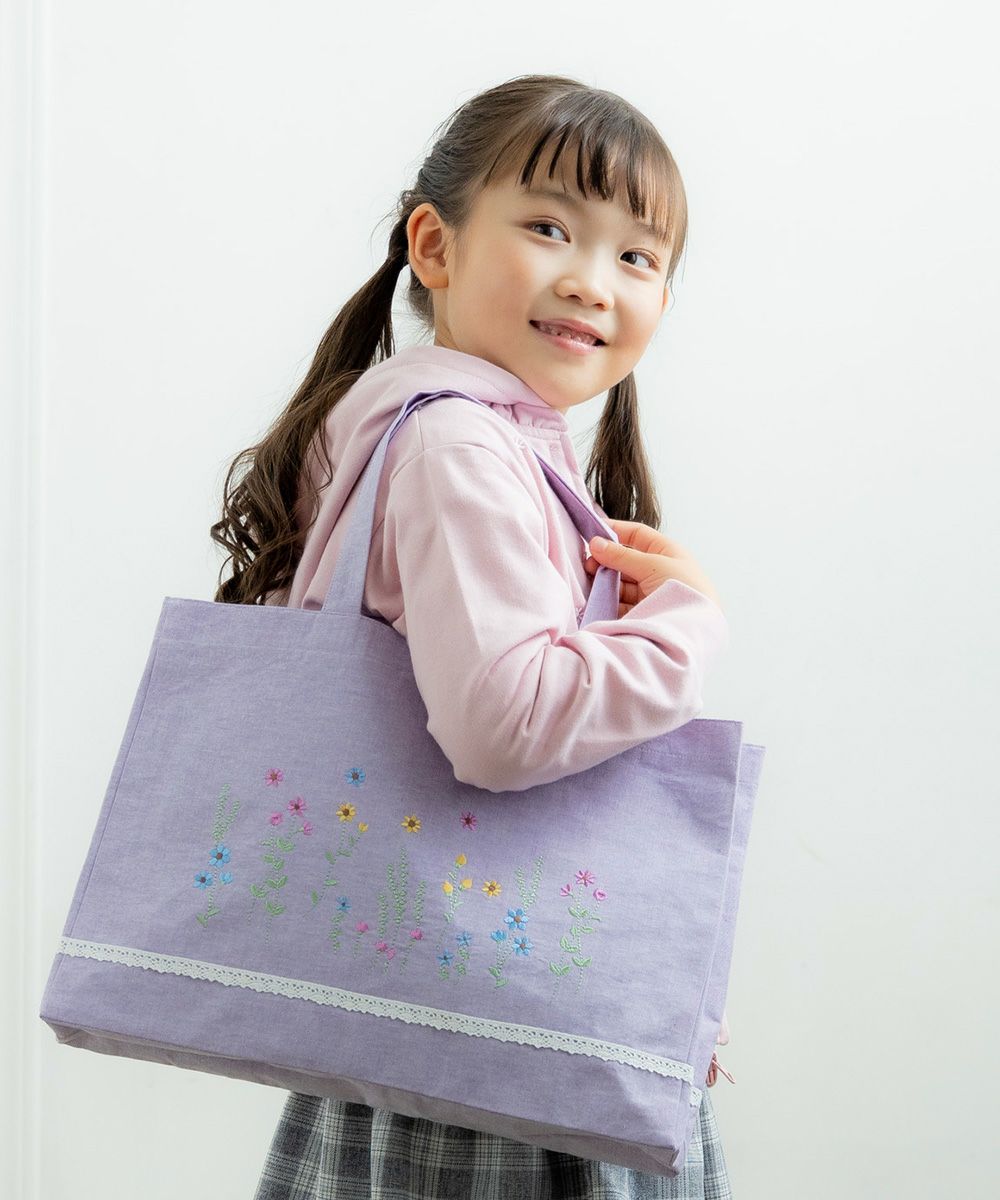 Flower embroidery training tote bag Purple model image up