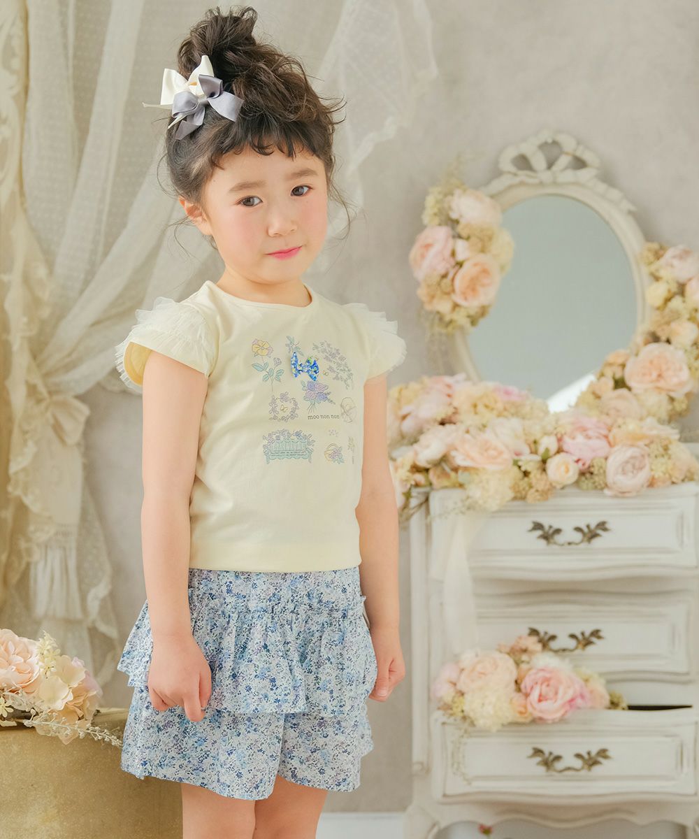 T -shirt with flower print & ribbon Yellow model image whole body