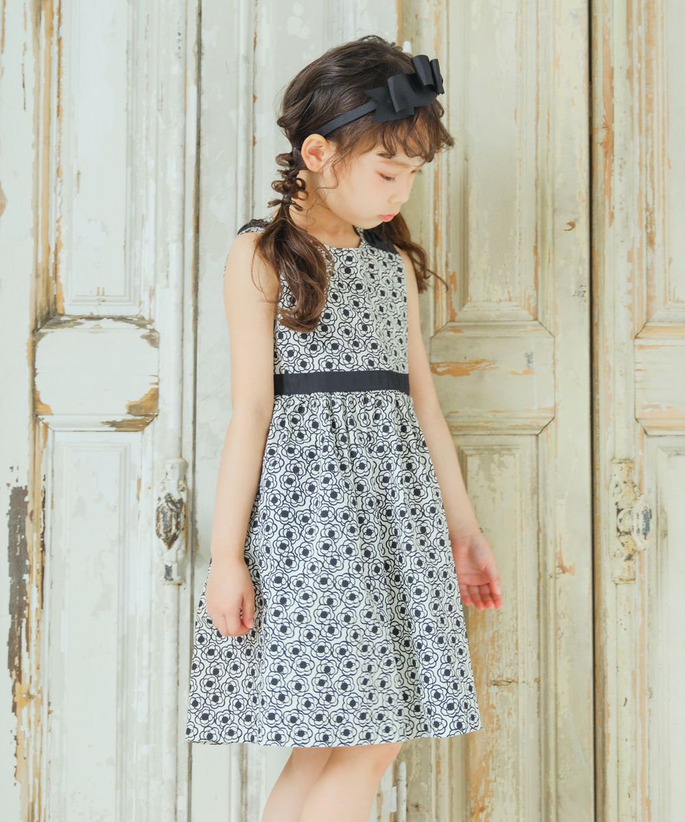Made in Japan Floral pattern dress with ribbon White/Black model image 1