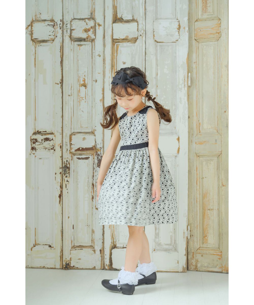 Made in Japan Floral pattern dress with ribbon White/Black model image 3