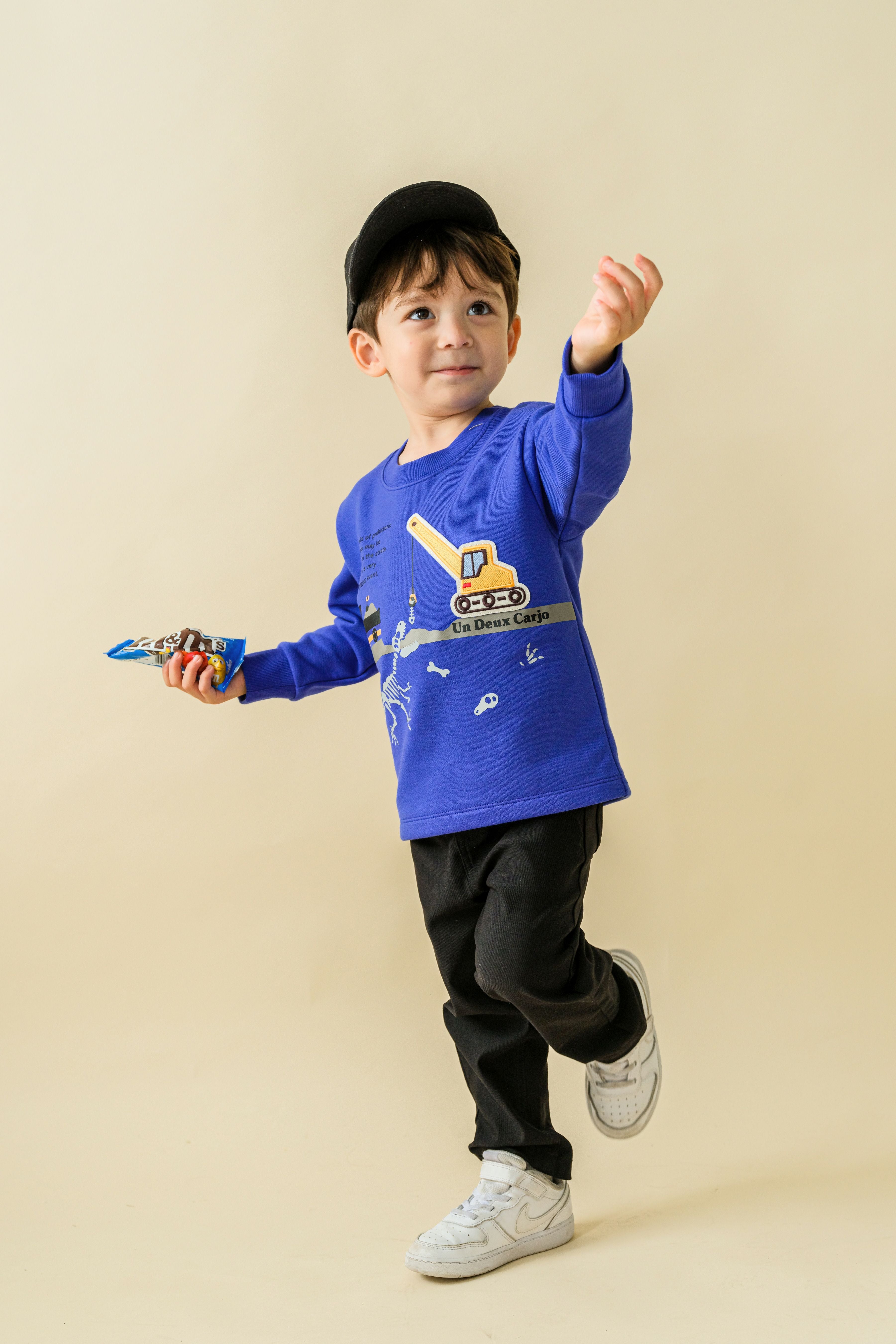Dinosaur print & vehicle emblem trainer Blue model image up