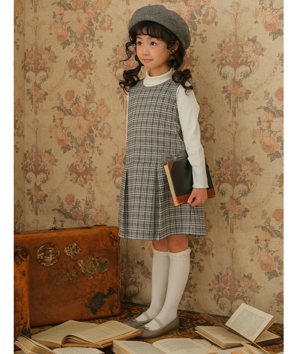 Pleated with check pattern Ribbon A line dress Gray model image whole body