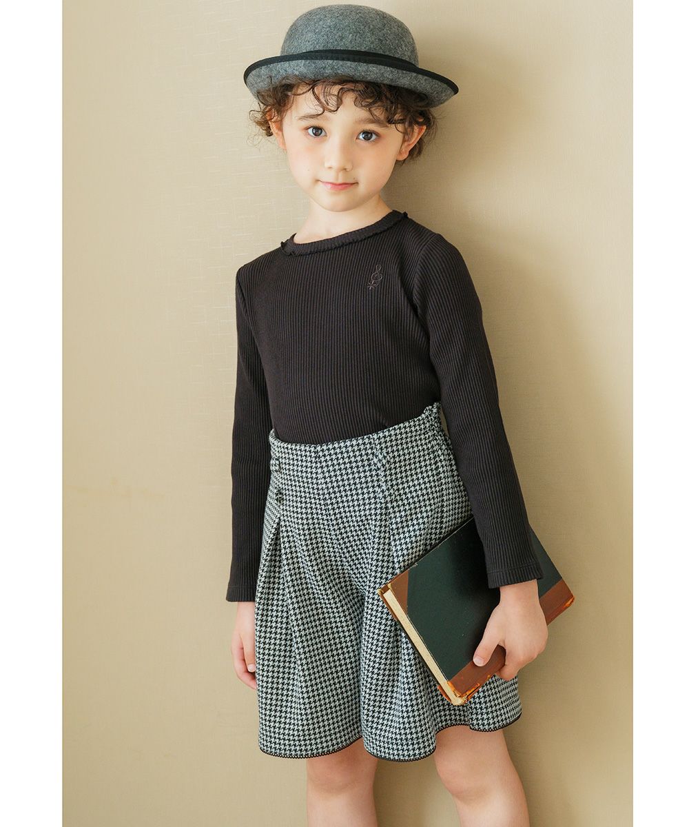 Chidori pattern decoration button tack culottes White/Black model image up