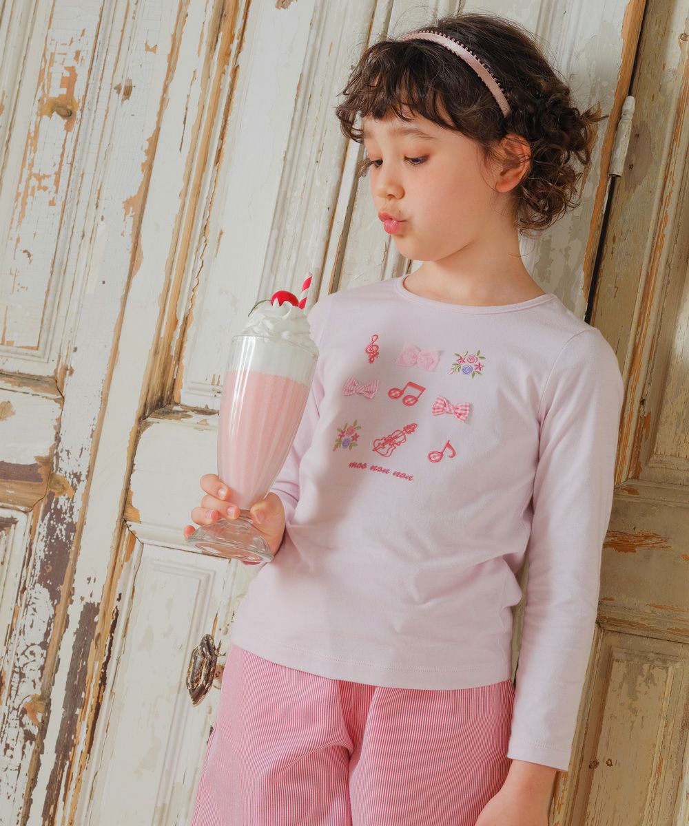 T -shirt with 100 % cotton three -dimensional embroidery motif 2023ss2 Pink model image 1