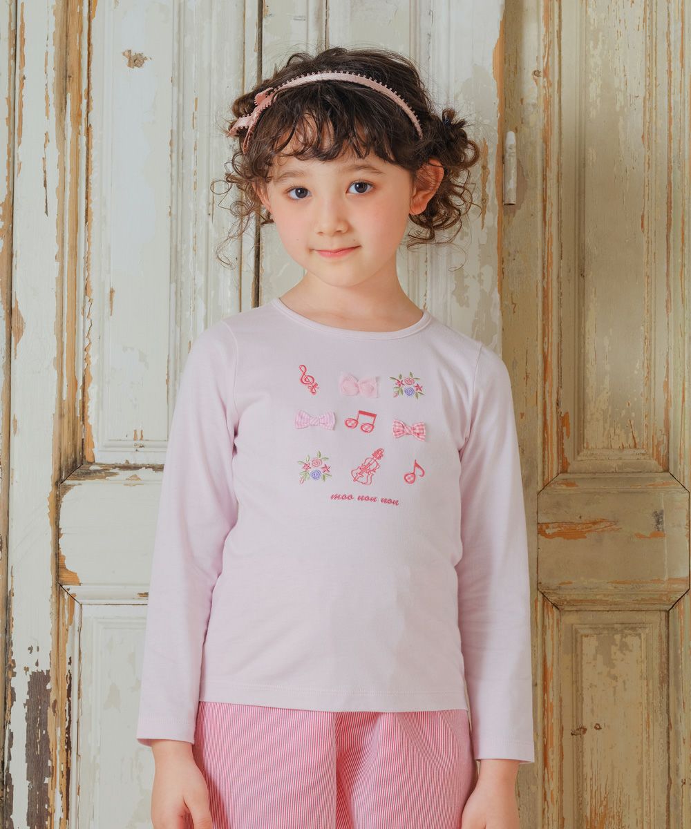 T -shirt with 100 % cotton three -dimensional embroidery motif 2023ss2 Pink model image 2