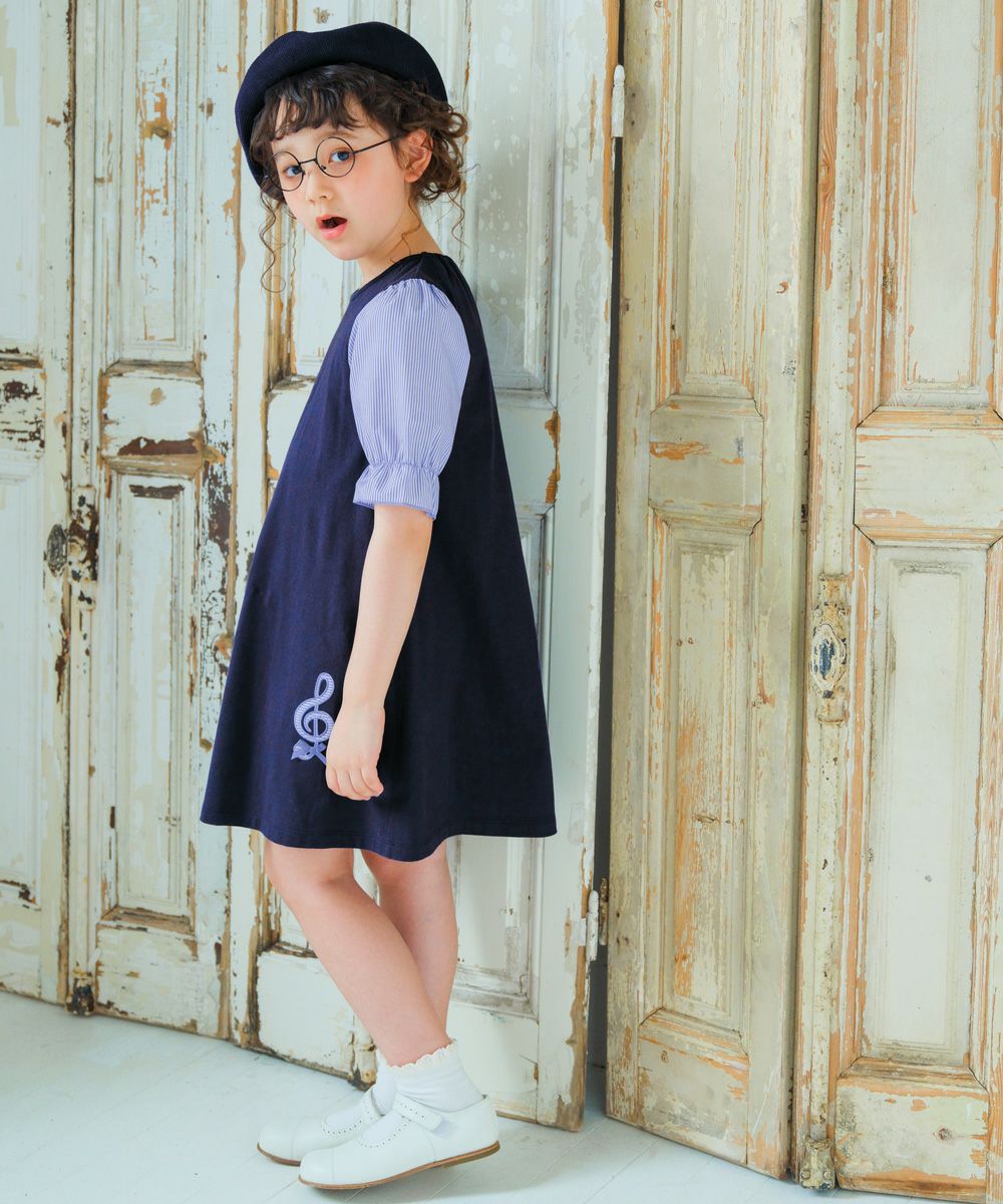 Cut -and -sew built -in dress with music embroidery 2023ss2 Navy model image 2