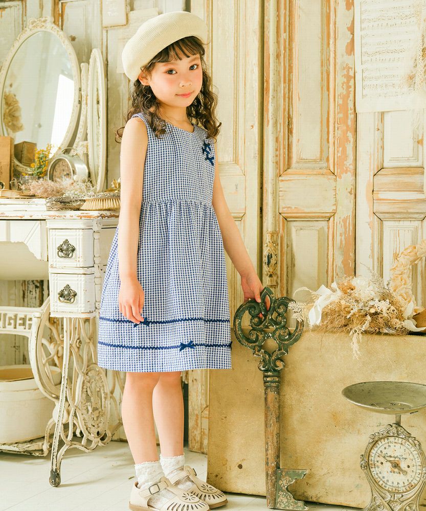 Gingham plaid dress with ribbon dress 2023ss2 Navy model image whole body