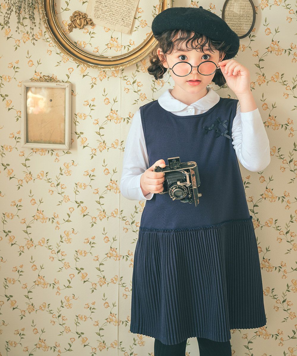 Pleated dress with ribbon Navy model image whole body