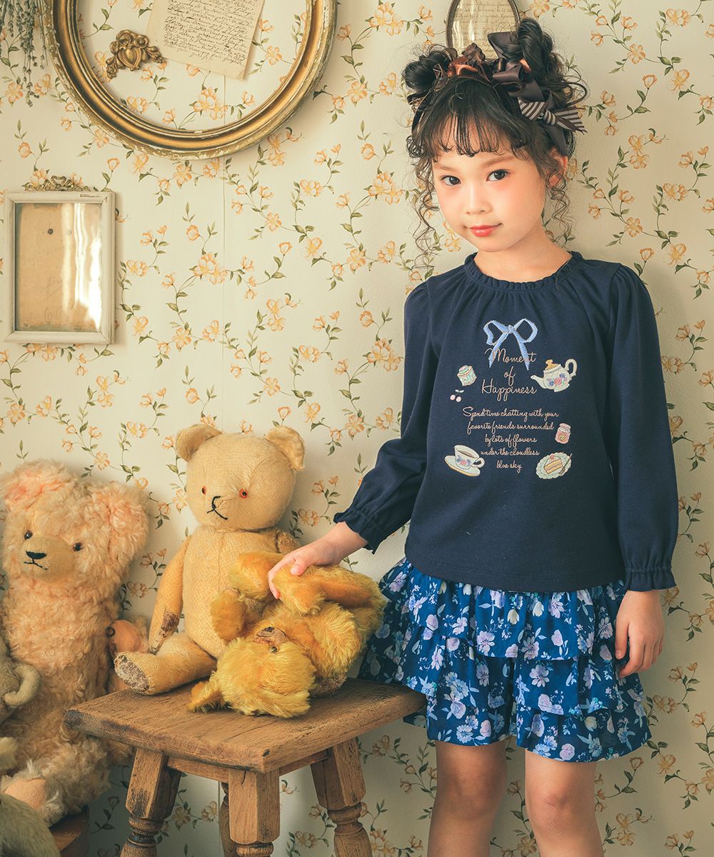 Tea Cup & Sweets Logo Embroidery Sleeve Frill T -shirt Navy model image 3