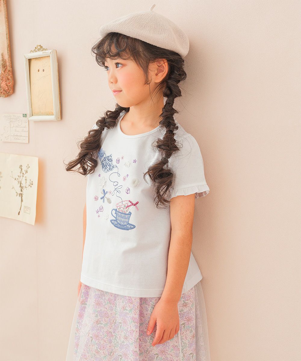 100 % cotton tea cup embroidery T -shirt Off White model image up